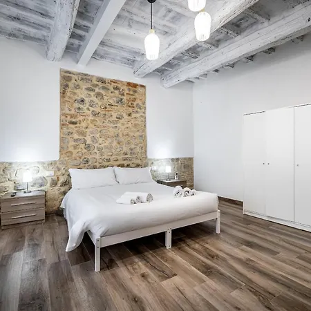 Yd Quiet 2br With Private Garden