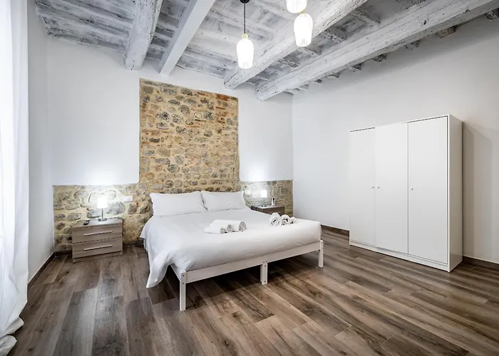 Yd Quiet 2br With Private Garden